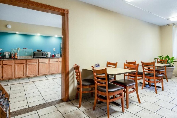 Marifah Inn Salina image 11